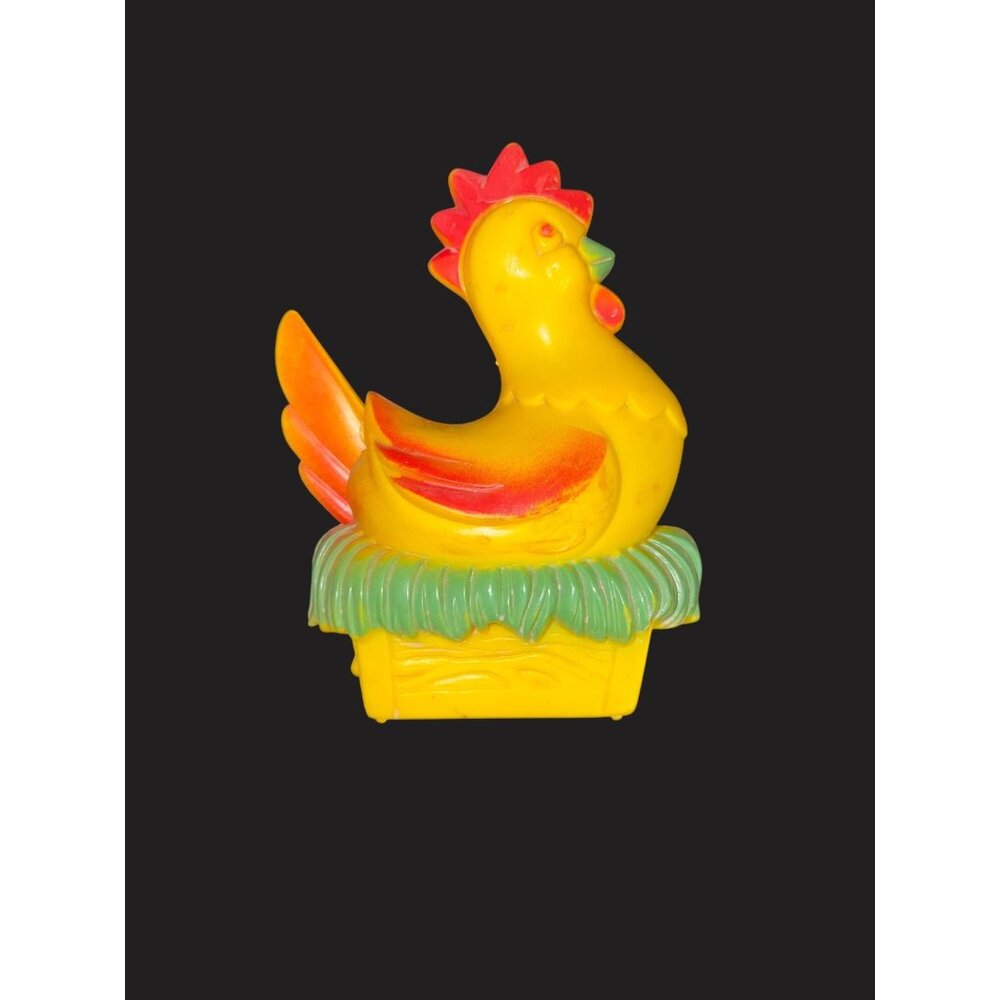 Vintage ideal Yellow Plastic Chicken lotto marble game Red & Green Accents‎